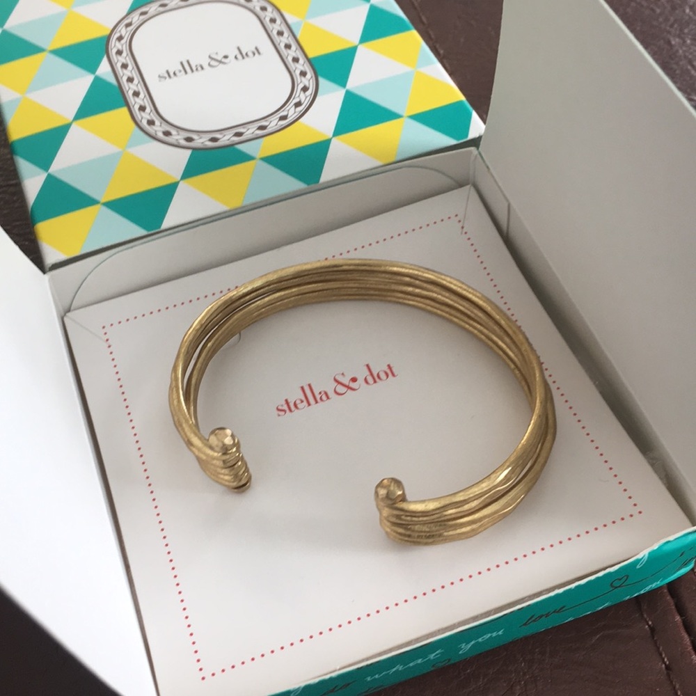 Stella & Dot gold Quinn cuff bracelet
